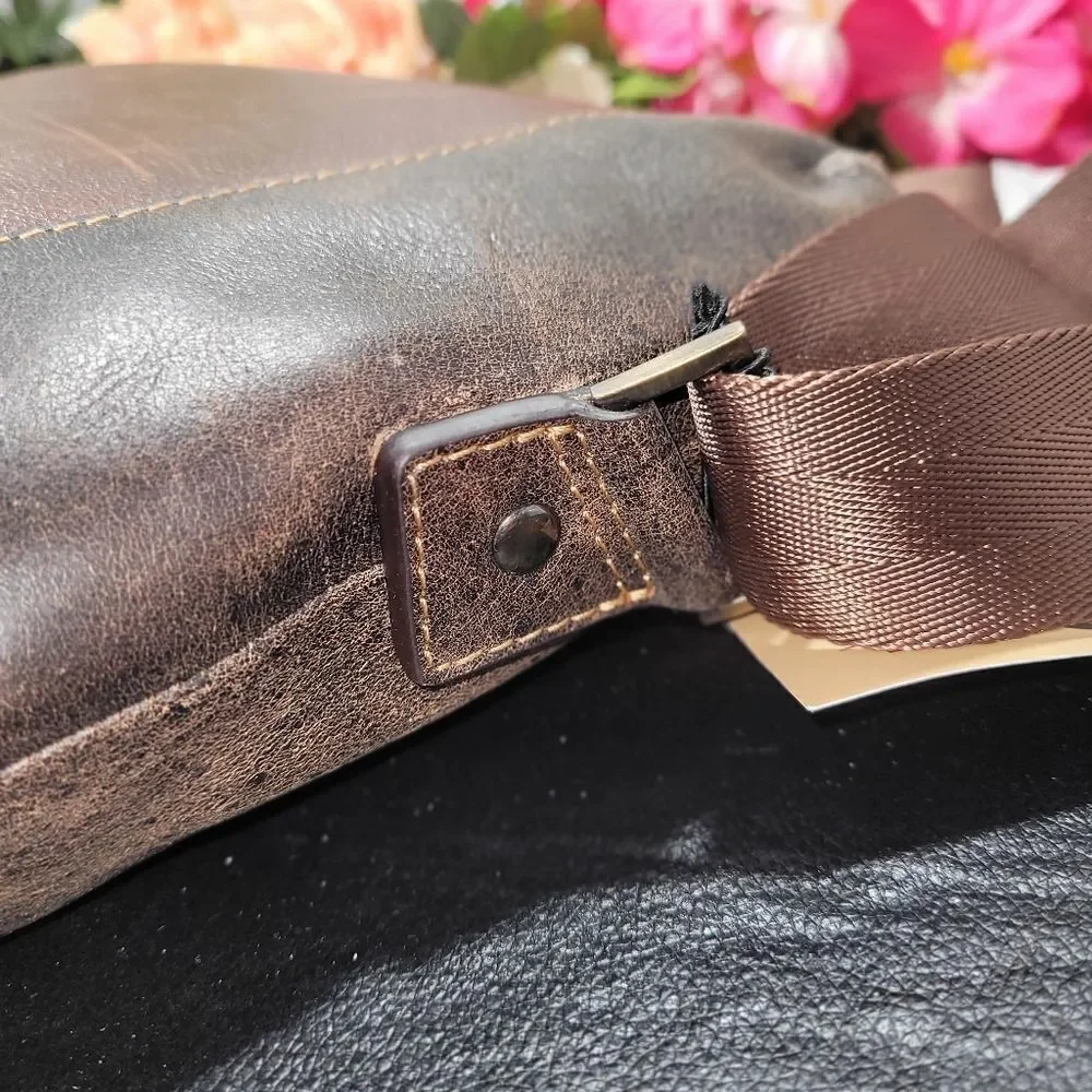 Boconi Garth Urban Messenger Bag in Conyac Full Grain Leather